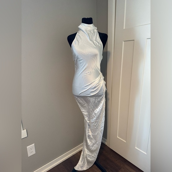Amanda Uprichard X REVOLVE Samba Gown in Ivory XS - Picture 3 of 10